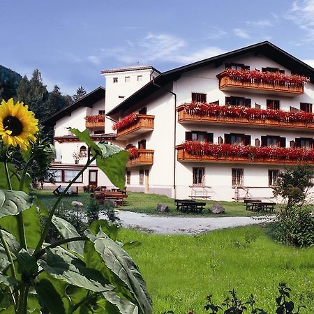 Hotel Brueckenwirt - Al Ponte Монтанья Экстерьер фото