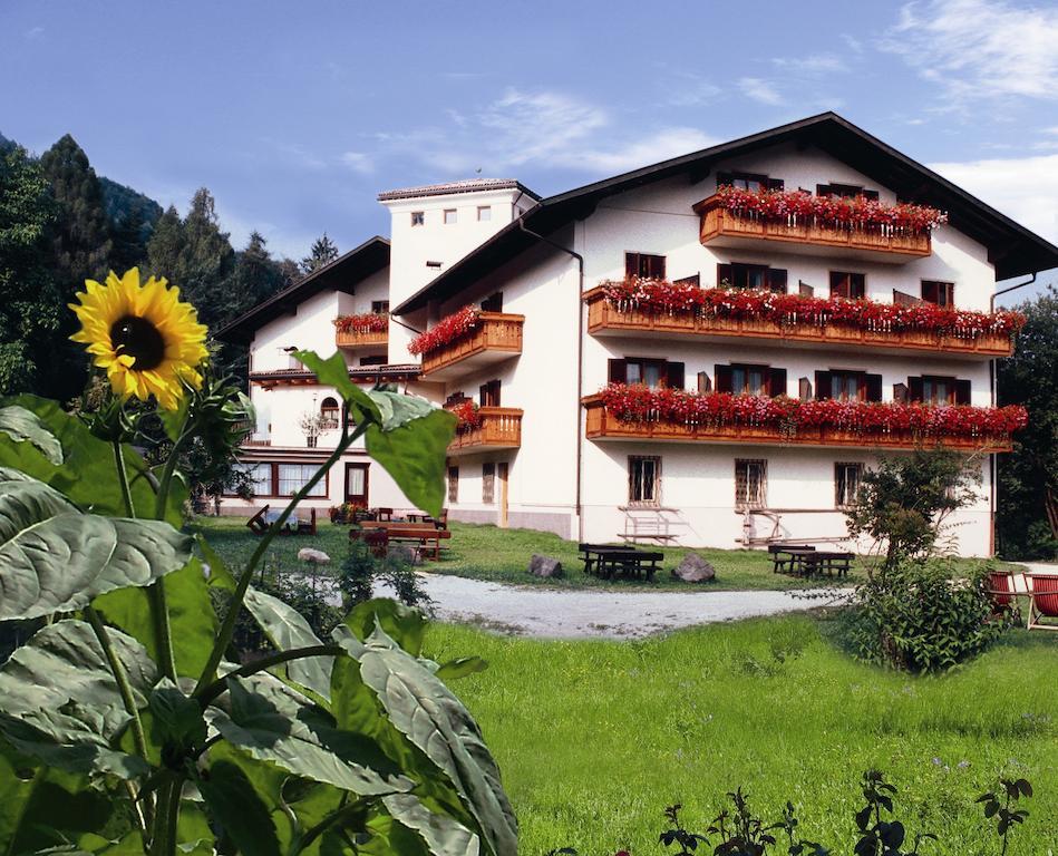 Hotel Brueckenwirt - Al Ponte Монтанья Экстерьер фото